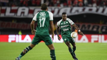 Jugadores de Deportivo Cali en un partido de la Liga BetPlay.