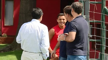 Alexis, de buen ánimo en JPD antes de enfrentar a Uruguay