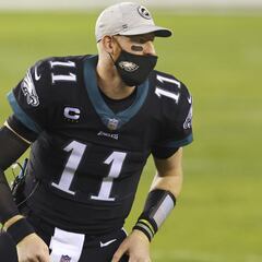 Reporte: Eagles quieren canje similar al de Stafford por Carson Wentz
