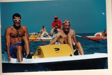 Agostini y Pantani, juntos disfrutando en una actividad acuática