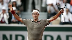 Roger Federer celebra su triunfo ante Wawrinka.