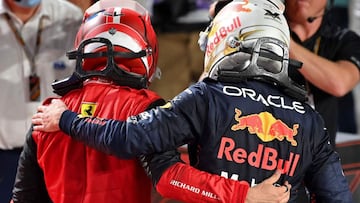 Charles Leclerc (Ferrari) y Max Verstappen (Red Bull). Jeddah Corniche, Arabia Saud&iacute;. F1 2022.