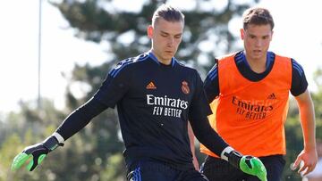 Lunin, en el entrenamiento del Real Madrid.