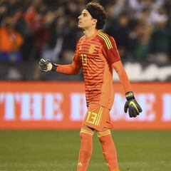 Marchesín reconoce a Ochoa como el mejor portero de México