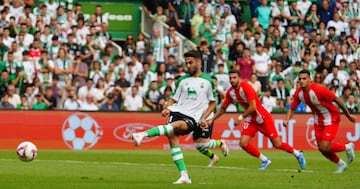 Andrs Martn hizo el 1-0 desde el punto de penalty.