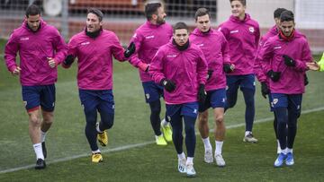 Mario, Piovaccari, Montiel, De Frutos y Andr&eacute;s, corriendo en la sesi&oacute;n.