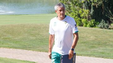 Seti&eacute;n, dirigiendo al Betis en la pretemporada.
 