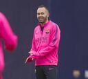 Iniesta recibe el alta médica y Douglas trabaja con el grupo