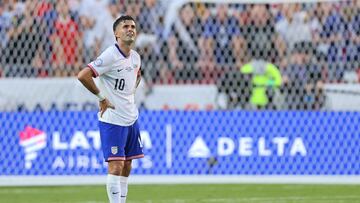 KANSAS CITY, MISSOURI - JULY 01: Christian Pulisic of United States looks on during the CONMEBOL Copa America 2024 Group C match between United States and Uruguay at GEHA Field at Arrowhead Stadium on July 01, 2024 in Kansas City, Missouri.   Michael Reaves/Getty Images/AFP (Photo by Michael Reaves / GETTY IMAGES NORTH AMERICA / Getty Images via AFP)