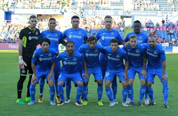 Once inicial del Getafe. Guaita, Djene, Álvaro J., Gaku, Mora, Molinero, Juan Cala, Molina, Pacheco, Fajr y Damian.