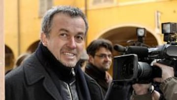 <b>SOSPECHOSO.</b> Nigel Stepnety, ex jefe de mecánicos de Ferrari, a la salida del juzgado de Módena.