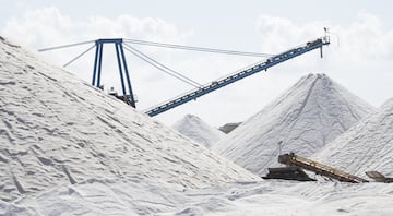 Así se prepara la salida de la Vuelta en las salinas de Torrevieja