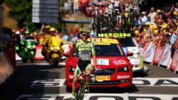 Rafal Majka celebra su victoria en Cauterets.