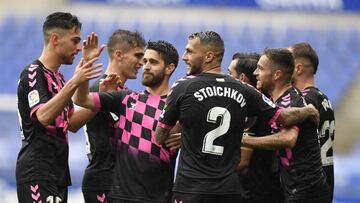 Sabadell y Tenerife quieren subirse al tren de la permanencia