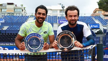 Los ganadores del dobles en el Conde de Godo.