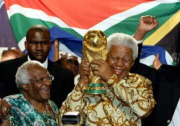 Mandela con la copa del Mundo