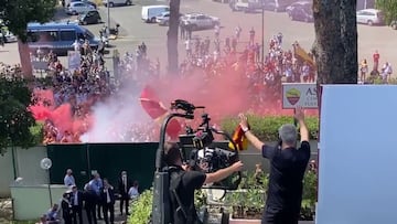 Mourinho receives rock star welcome on Roma arrival