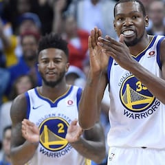 La NBA reconoce ¡tres faltas! decisivas de Durant a LeBron