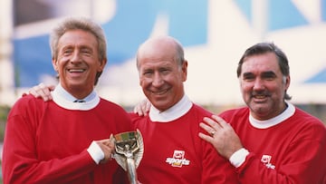 Denis Law (izquierda) Bobby Charlton (centro) y George Best (derecha)