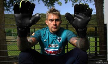 'El Gato' Ortiz fue portero de clubes como Celaya, Chiapas, Necaxa, Atlas y Monterrey. En 2012 fue encarcelado por haber sido encontrado culpable de secuestro y nexos con el cartel del Golfo. Actualmente cumple su sentencia.