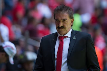 El cambio llegó para el Toluca con el “Bigotón”, arribó en la fecha 10 del torneo, ha disputado seis encuentros, 3 victorias, 2 empates y 1 derrota. 11 puntos de 18 posibles, entre ellos resalta la goleada al Monterrey por 5-1 y la victoria del día de hoy contra el América. Aspira a subir hasta el quinto lugar general, se ve difícil pero, de ganar mínimo cuatro puntos, aseguraría el séptimo u octavo puesto, sería el rival incómodo para León o Tigres.