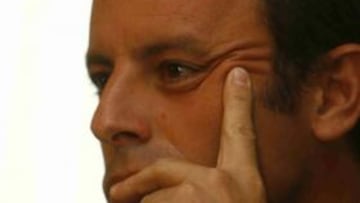 Rosell es el favorito y los socios aprueban a Laporta, según un sondeo