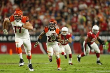 Gio Bernard hizo lo posible por llevar a su equipo al triunfo.