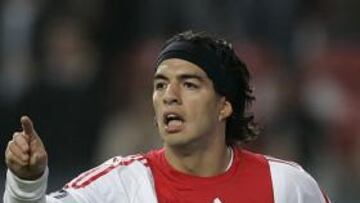 <b>SUEÑO.</b> El jugador del Ajax de Amsterdam Luis Suárez aseguró que su deseo es acompañar a Huntelaar en el Real Madrid.
