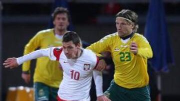 Espa?a pide la inspecci¨®n UEFA del campo de Kaunas