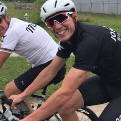 Aleix ve la bici como una forma de vida y venera a Armstrong