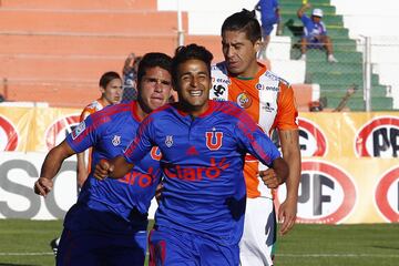 Debutó el 2016 y alcanzó a jugador dos partidos por la U. Anotó un gol.