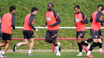 Gallego recupera a los centrales para el partido en La Rosaleda