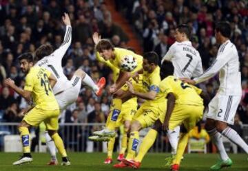 Gareth Bale con Tomas Pina.