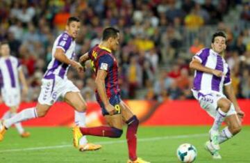 Barcelona-Valladolid. 3-1. Alexis anota el tercer gol.