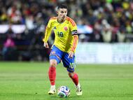 Colombia�s midfielder #10 James Rodriguez controls the ball during the international friendly football match between Colombia and Australia at Citifield stadium in the Queens borough of New York City on November 18, 2025. (Photo by CHARLY TRIBALLEAU / AFP)