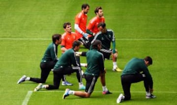 Entrenamiento del Real Madrid en Dortmund previo al partido de semifinales de Champions League.