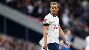 Tottenham Hotspur's English striker Harry Kane looks on during the English FA Cup third round football match between Tottenham Hotspur and Portsmouth at Tottenham Hotspur Stadium in London, on January 7, 2023. (Photo by Ian Kington / AFP) / RESTRICTED TO EDITORIAL USE. No use with unauthorized audio, video, data, fixture lists, club/league logos or 'live' services. Online in-match use limited to 120 images. An additional 40 images may be used in extra time. No video emulation. Social media in-match use limited to 120 images. An additional 40 images may be used in extra time. No use in betting publications, games or single club/league/player publications. / 