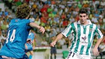 <b>EN EL AIRE. </b>Javi Flores podría quedarse en el banquillo en beneficio de Gastón Casas.