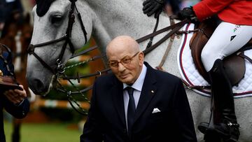 El jinete Hans-Guenther Winkler durante la entrega de premios del Grand Prix of Aachen del World Equestrian Festival CHIO en Aachen Germany on July 23,2017.