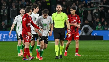 Aprobados y suspensos del Racing contra el Mirandés: Manu Hernando, apuesta segura