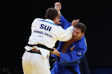 No pudo ser para Nikoloz Sherazadishvili. Un waza-ari de Daniel Eich deja fuera al español de la lucha por el oro aunque aún podrá luchar por el bronce en la repesca esta tarde.
