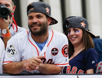 ¡Vaya celebración!: Altuve se gozó la caravana de los Astros