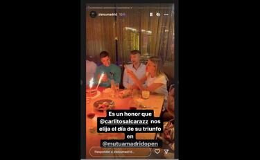 As赤 fue la fiesta de celebraci車n de Alcaraz tras ganar el Mutua Madrid Open