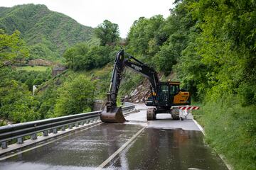 Las inundaciones de la región italiana de Emilia Romaña están dejando numerosos destrozos pero lo peor son los al menos nueve muertos y las 13.000 personas evacuadas. Así están los alrededores de la localidad de Imola, donde se ha cancelado el Gran Premio de Fórmula 1. 