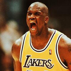 Shaquille O’Neal revels his two favorite dunks of all time to Jason and Travis Kelce: “I just drop step and then boom!”