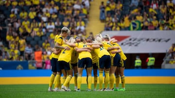 SOLNA, SWEDEN - JUNE 28: Players of Sweden comes together during the Women's International Friendly match between Sweden and Brazil at Friends Arena on June 28, 2022 in Solna, Sweden. (Photo by David Lidstrom/Getty Images)