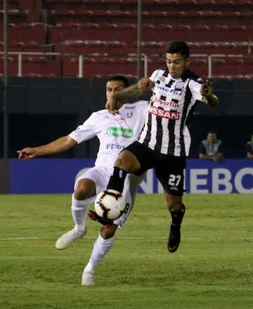 En el primer tiempo Deportivo Santaní fue superior, pero Once Caldas mejoró para la segunda mitad.