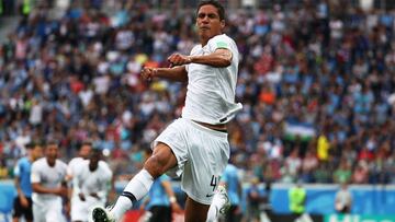 Nizhny Novgorod (Russian Federation), 06/07/2018.- Raphael Varane of France celebrates after scoring the 1-0 lead during the FIFA World Cup 2018 quarter final soccer match between Uruguay and France in Nizhny Novgorod, Russia, 06 July 2018.
(RESTRICTIO