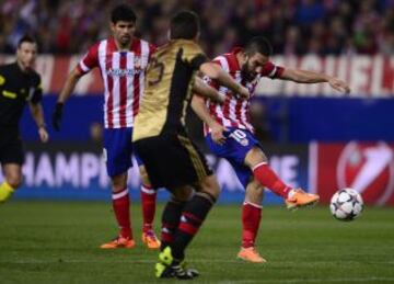 2-1. Ada Turán marca el segundo gol.
