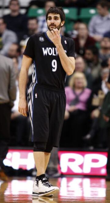 20. MINNESOTA TIMBERWOLVES. La lesión de Ricky Rubio ha sido un varapalo para un equipo que al menos se lo estaba pasando bien jugando al baloncesto. Wiggins progresa muy lentamente y los Wolves están verdes y perderán muchos partidos pero también darán unas cuantas sorpresas. Probablemente más cuando vuelva Ricky...